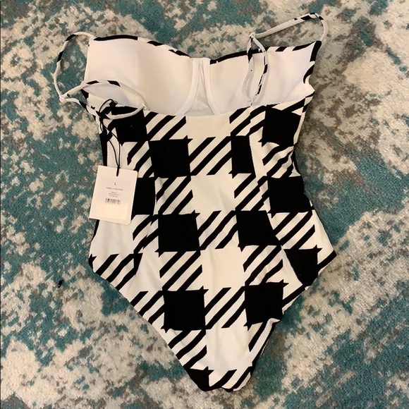 ONIA NWT ONE PIECE - Picture 6 of 6